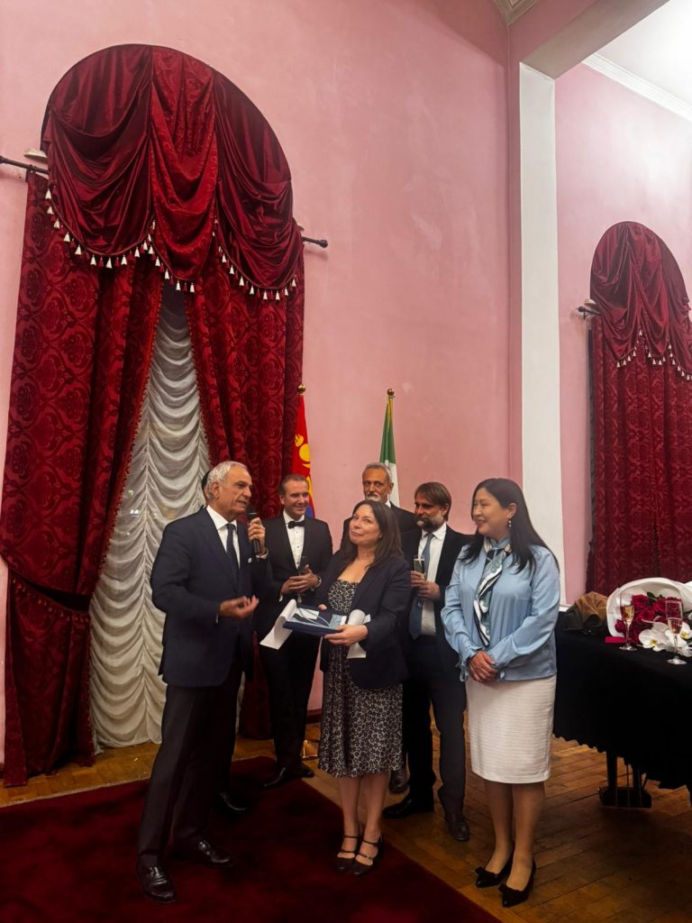 6f46b39d-4651-49fc-91e2-621ab633d352